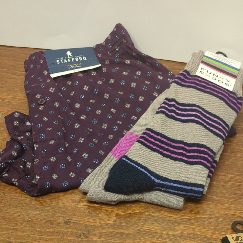 Men's Three Pack, Small 100% Cotton Stafford Boxers + 2 Pk Crew Socks New